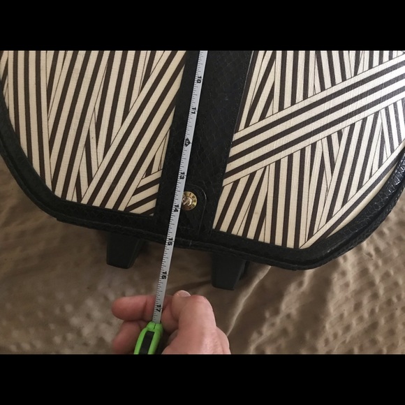 Henri Bendel suitcase with wheels - Picture 8 of 8